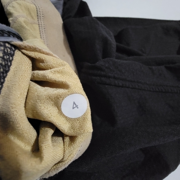 Lululemon No Limits Tank Top - Picture 8 of 8